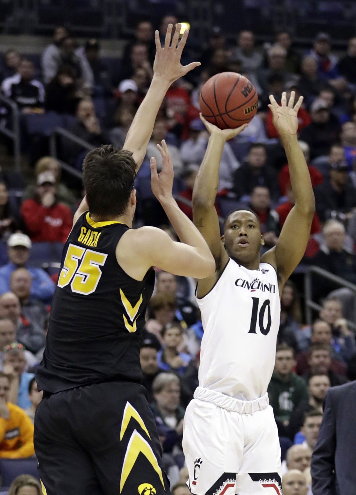 NCAA Cincinnati Iowa Basketball
